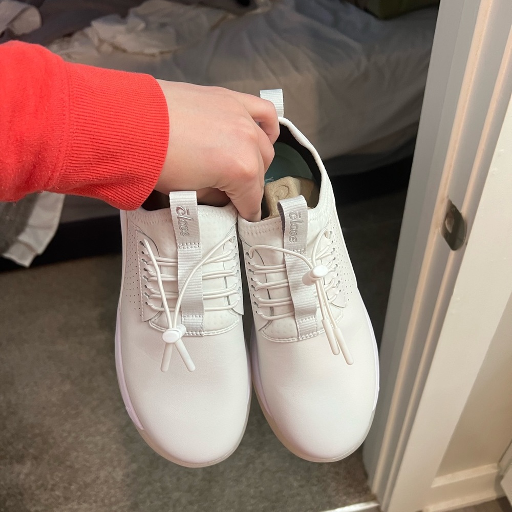 Brand new, tried on once, Clove Classic in Brilliant white